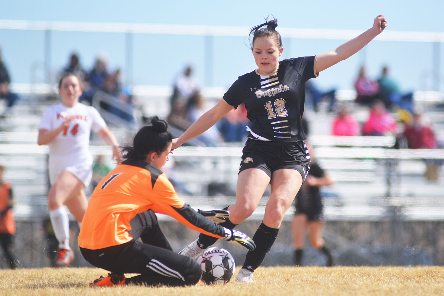 Emma Duncan attempts to get a last minute